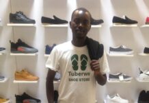 Biratangaje! Yahereye kubusabusa none yambutse imipaka acuruza!